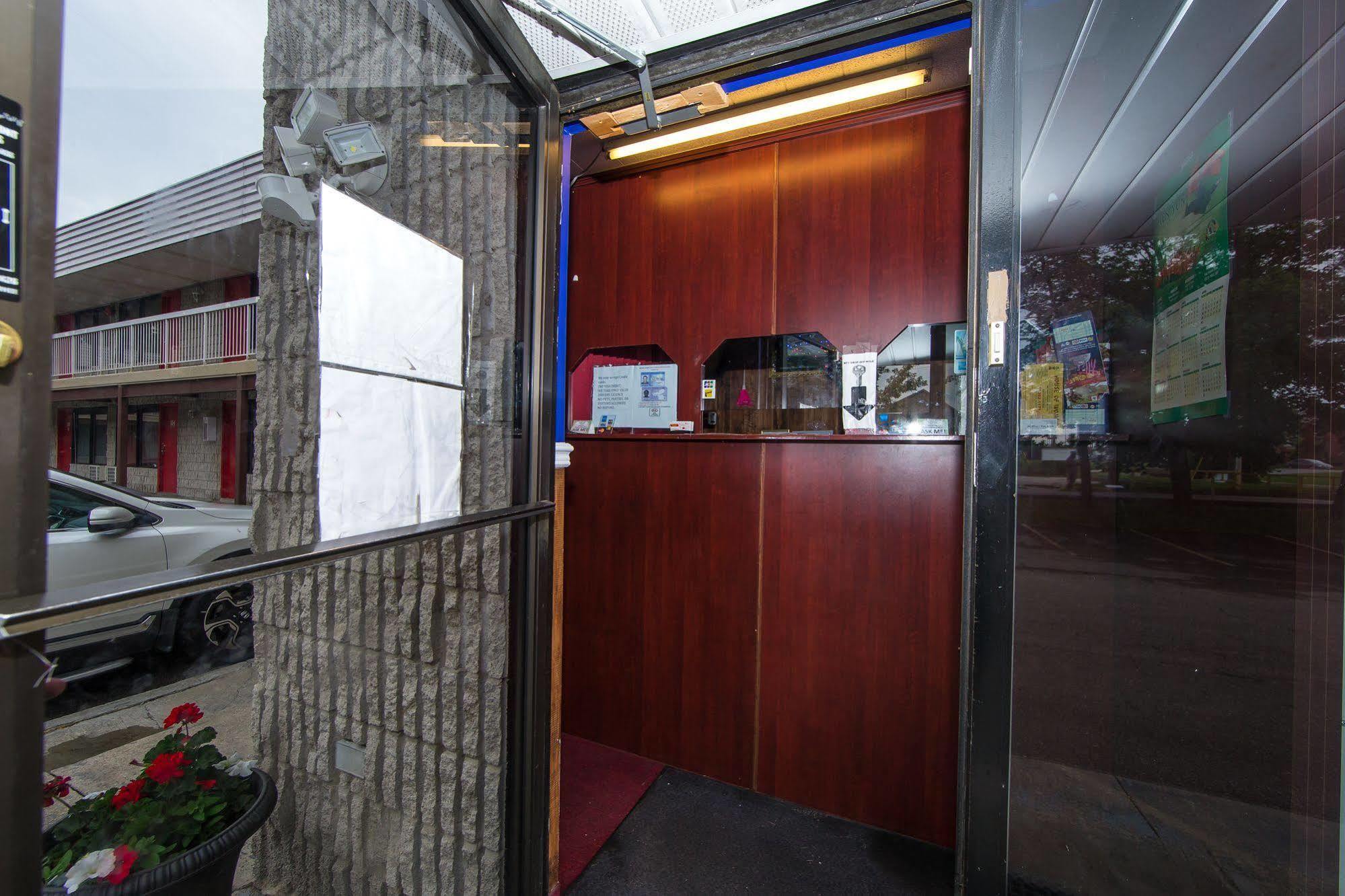 New Plaza Motel Toronto Zewnętrze zdjęcie