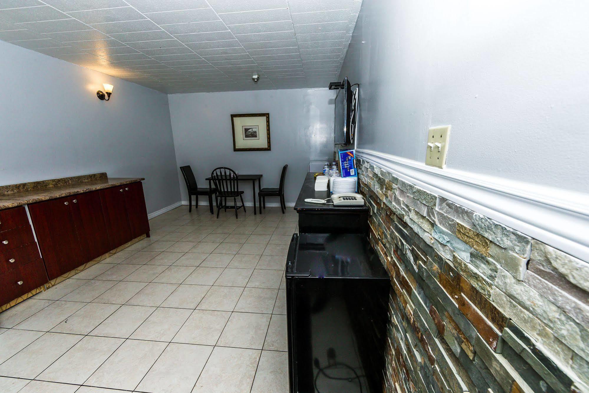 New Plaza Motel Toronto Zewnętrze zdjęcie