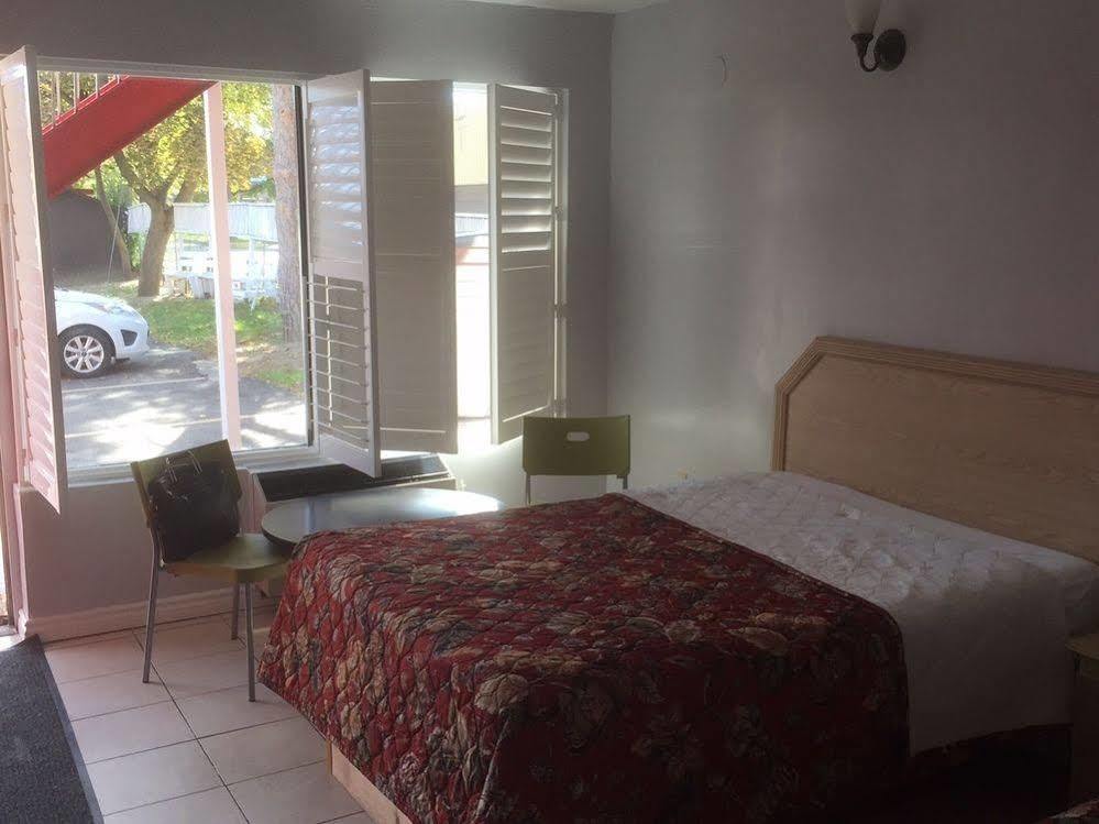 New Plaza Motel Toronto Zewnętrze zdjęcie